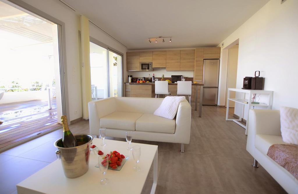 Residence Dary LʼÎle-Rousse Pokoj fotografie